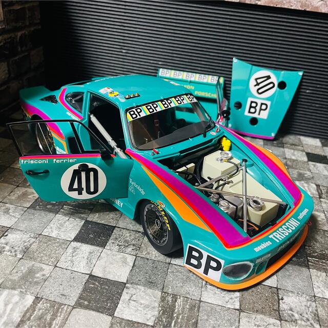 Porsche(ポルシェ)の1/18 TSM ポルシェ 935/77 クレーマーレーシング ル・マン エンタメ/ホビーのおもちゃ/ぬいぐるみ(ミニカー)の商品写真