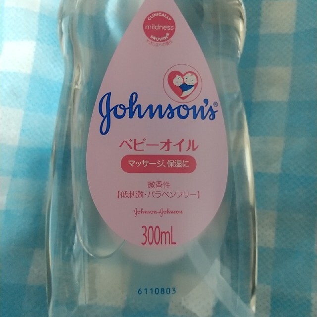 Johnson's(ジョンソン)の新品 未使用 ジョンソン ベビーオイル 微香性 低刺激 パラベンフリー キッズ/ベビー/マタニティの洗浄/衛生用品(その他)の商品写真