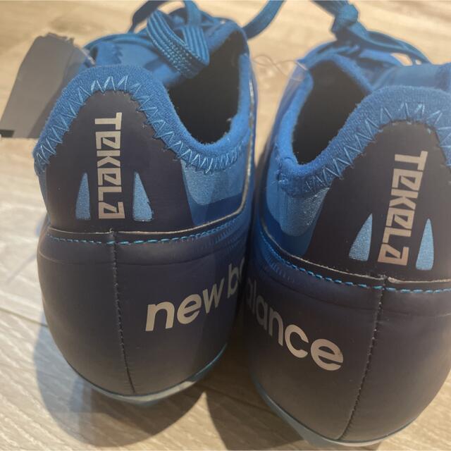 New Balance(ニューバランス)の新品未使用Newbalanceサッカーシューズ ブルー テケラ スポーツ/アウトドアのサッカー/フットサル(シューズ)の商品写真