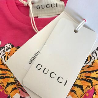 Gucci   〈新品未使用タグ付き〉GUCCI子供服 男女兼用 Tシャツの通販