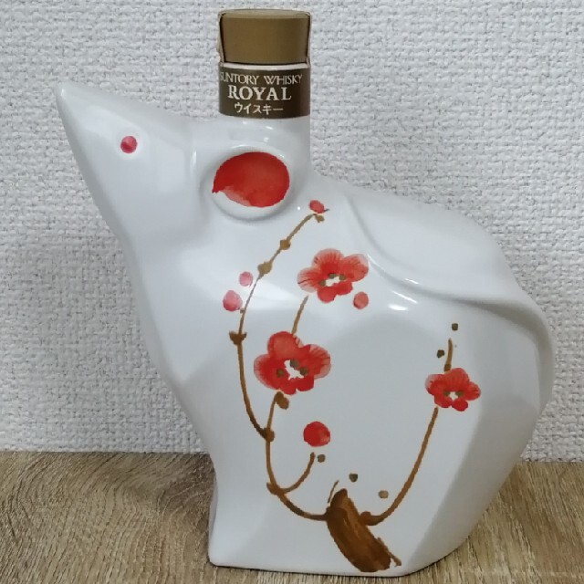 サントリーローヤル 干支 子歳ボトル 600ml43% 未開栓 箱なし③ サントリーローヤル 干支 子歳ボトル 600ml43% 未開栓 箱なし③