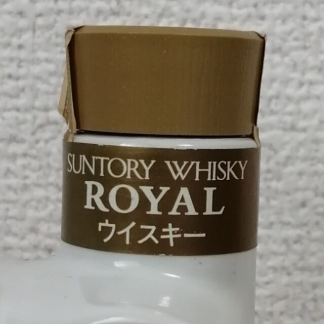 サントリーローヤル 干支 子歳ボトル 600ml43% 未開栓 箱なし③ サントリーローヤル 干支 子歳ボトル 600ml43% 未開栓 箱なし③