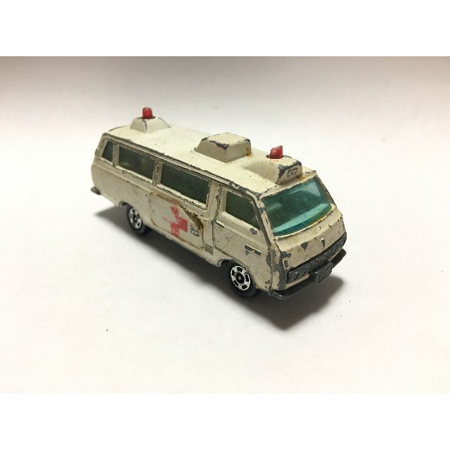 tomica No.56.57 TOYOTA HIACE COMMUTER  エンタメ/ホビーのおもちゃ/ぬいぐるみ(ミニカー)の商品写真