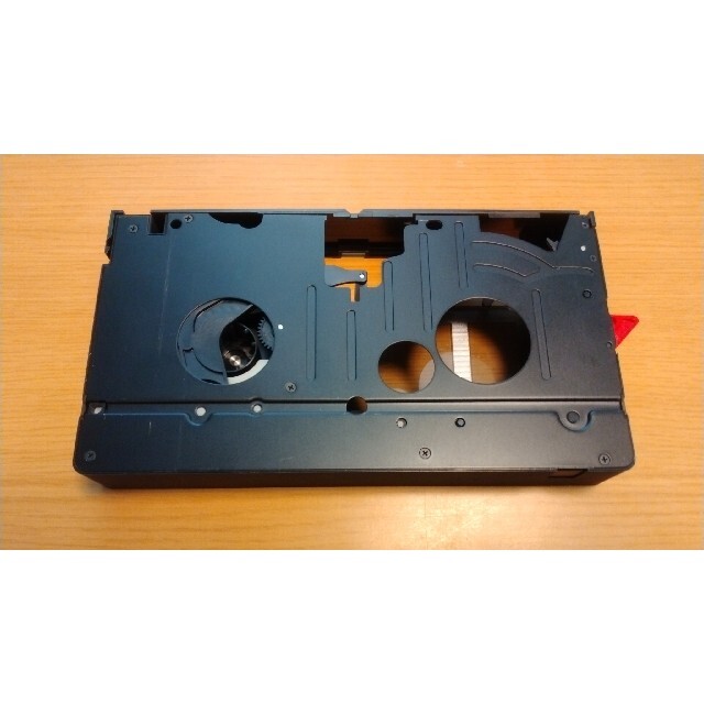 Panasonic(パナソニック)のパナソニック VHS-C → VHS変換アダプタ VW-TCA7 スマホ/家電/カメラのテレビ/映像機器(その他)の商品写真