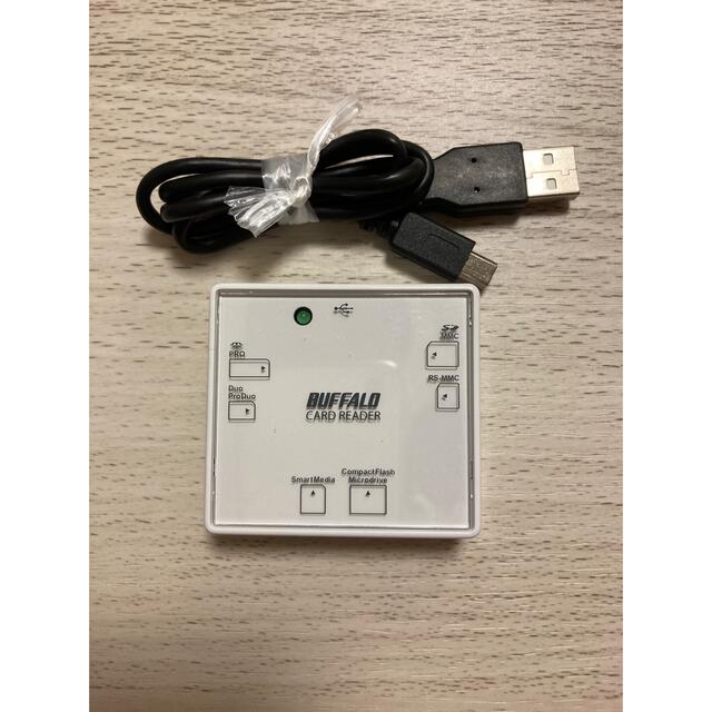 Buffalo(バッファロー)のBUFFALO MCR-A24/U2-WH カードリーダー スマホ/家電/カメラのPC/タブレット(PC周辺機器)の商品写真