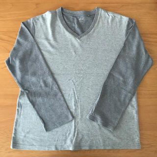 ユニクロ(UNIQLO)のユニクロ　ロンT 長袖シャツ　グレー　Mサイズ　メンズ　Vネック　無地(Tシャツ/カットソー(七分/長袖))