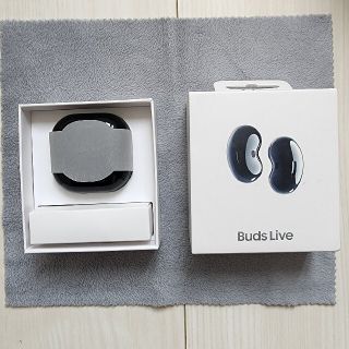 ギャラクシー(Galaxy)のgalaxy buds live ブラック 国内正規品(ヘッドフォン/イヤフォン)