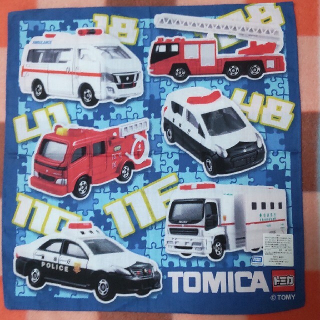 Takara Tomy(タカラトミー)の[ トミカ ] ハンカチ① キッズ/ベビー/マタニティのこども用ファッション小物(その他)の商品写真