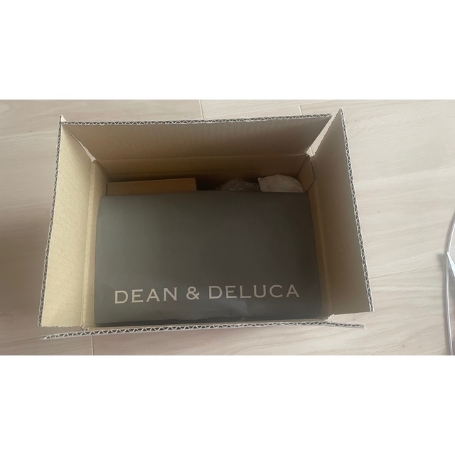 DEAN & DELUCA(ディーンアンドデルーカ)の🌈DEAN&DELUCA Cafe限定サーモタンブラー2個セット チケット3枚付 インテリア/住まい/日用品のキッチン/食器(タンブラー)の商品写真