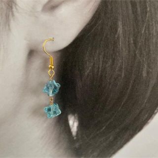 天然石　ブルー　フローライト　スターダイス　ピアス(ピアス)