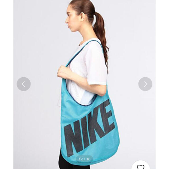 NIKE(ナイキ)のNIKE（ナイキ） グラフィックリバーシブルトート レディースのバッグ(トートバッグ)の商品写真