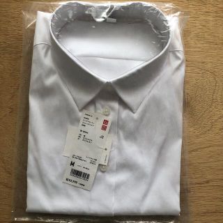 ユニクロ(UNIQLO)のユニクロ　ストレッチシャツ（長袖）　Mサイズ　00ホワイト(シャツ/ブラウス(長袖/七分))