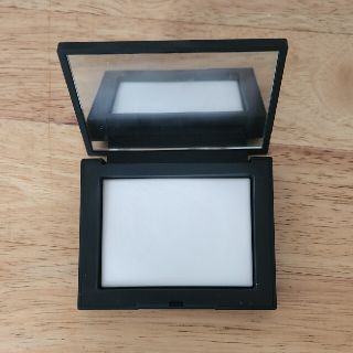 ナーズ(NARS)のNARS ライトリフレクティングセッティングパウダープレストN(フェイスパウダー)