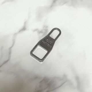 LOUIS VUITTON - ルイヴィトン ジッピー 引き手 取っ手 金具