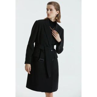 ビーシービージーマックスアズリア(BCBGMAXAZRIA)の❤️BCBGMAXAZRIA新作新品　黒ロングコート　オシャレ(ロングコート)