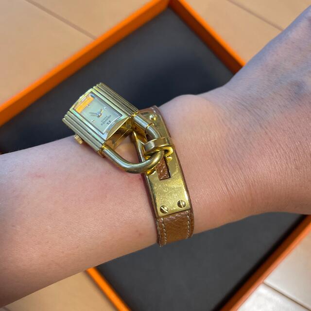 Hermes(エルメス)のエルメス　ケリーウォッチ　ゴールド レディースのファッション小物(腕時計)の商品写真