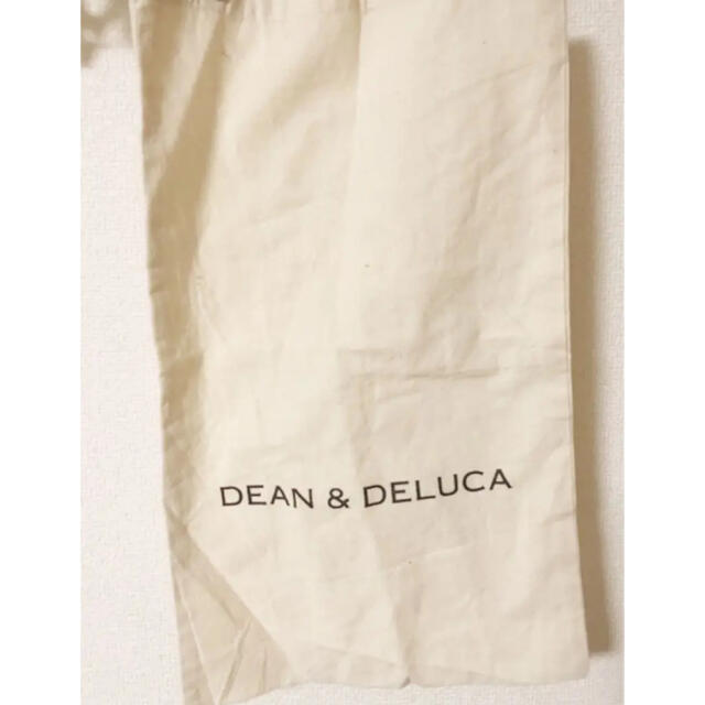 DEAN & DELUCA(ディーンアンドデルーカ)のDEAN&DELUCA ショップ袋　オフホワイト エンタメ/ホビーのコレクション(ノベルティグッズ)の商品写真