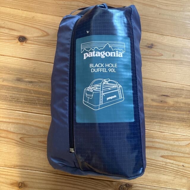 patagonia(パタゴニア)のパタゴニア　ブラックホールダッフル90Ｌ メンズのバッグ(ボストンバッグ)の商品写真