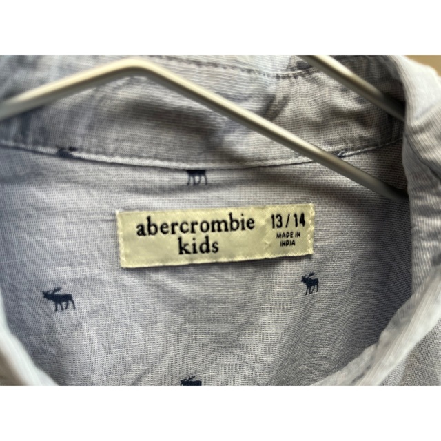 Abercrombie&Fitch(アバクロンビーアンドフィッチ)のabercrombie アバクロ  キッズ　アバクロ　シャツ キッズ/ベビー/マタニティのキッズ服男の子用(90cm~)(Tシャツ/カットソー)の商品写真