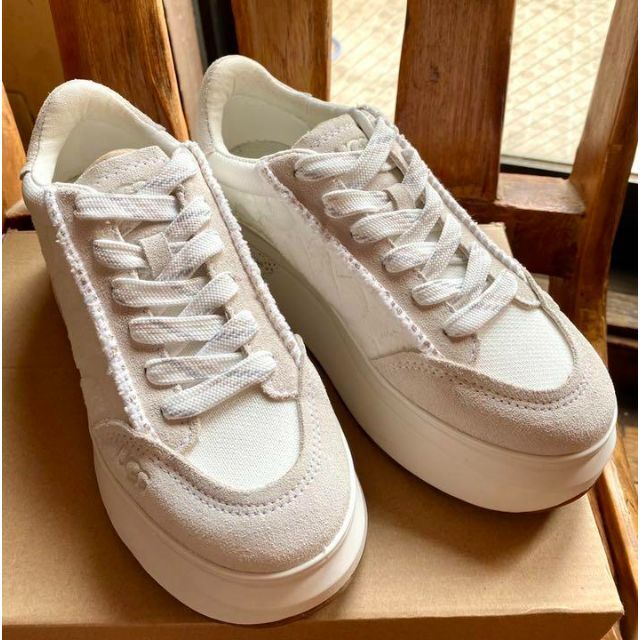 UGG - 完売しました。。。。。✨24.5✨UGG✨マリーン レース ロゴ