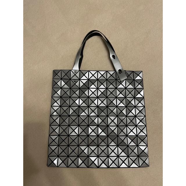 ISSEY MIYAKE(イッセイミヤケ)の10/10までお値下げ！BAOBAO ISSEI MIYAKE トートバック  レディースのバッグ(トートバッグ)の商品写真