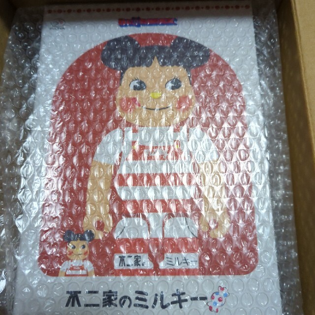 BE＠RBRICK ペコちゃん ミルキー三角帽子デザイン 100％& 400％