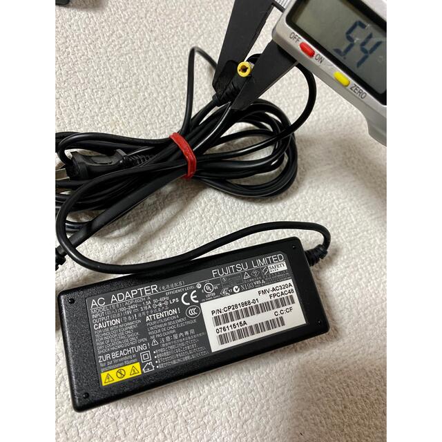 富士通(フジツウ)の ☆送料込☆中古純正品富士通FUJITSUのACアダプター19V3.16A スマホ/家電/カメラのPC/タブレット(PC周辺機器)の商品写真