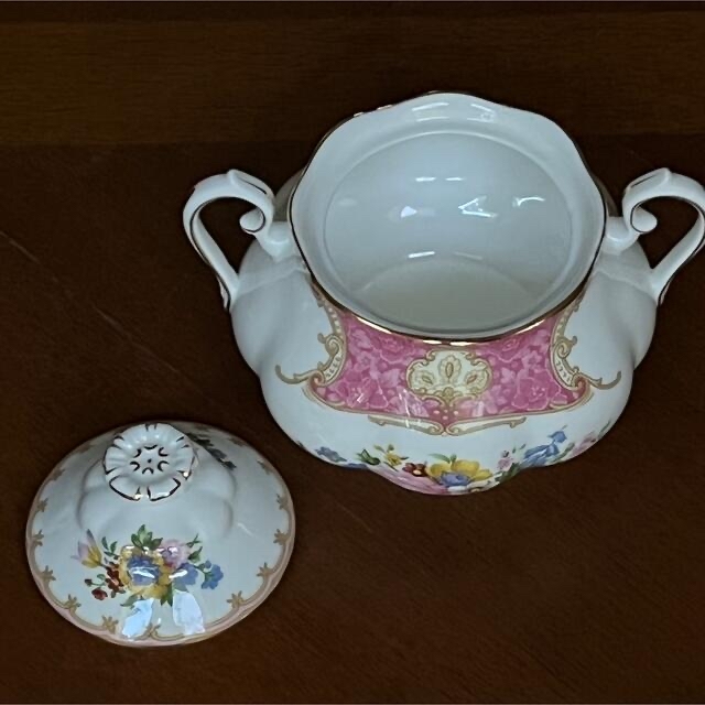 ROYAL ALBERT - 【未使用美品】ロイヤルアルバート☆レディカーライル