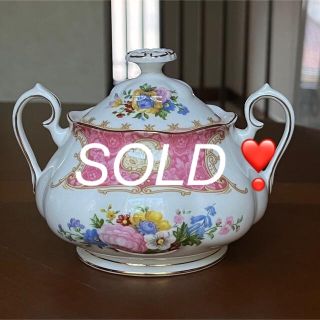 ロイヤルアルバート(ROYAL ALBERT)の【未使用美品】ロイヤルアルバート★レディカーライル★シュガーポット(食器)