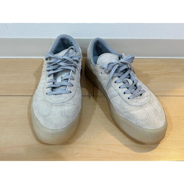 adidas(アディダス)のadidas × emmi コラボスニーカー  23.5cm レディースの靴/シューズ(スニーカー)の商品写真