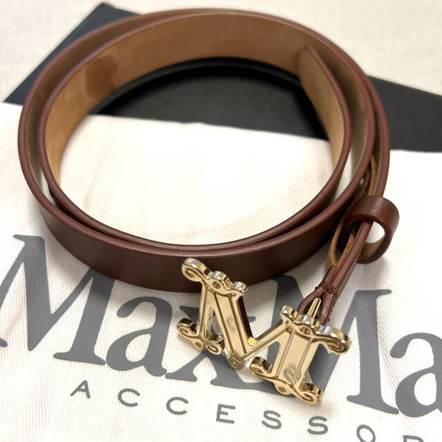 Max Mara(マックスマーラ)の_lin☺︎calani様専用　MaxMara Mゴールド　ベルト レディースのファッション小物(ベルト)の商品写真