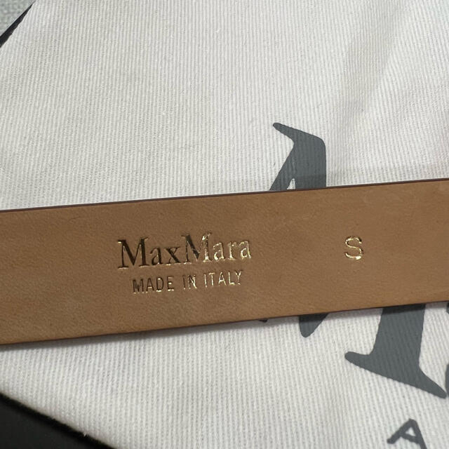 Max Mara(マックスマーラ)の_lin☺︎calani様専用　MaxMara Mゴールド　ベルト レディースのファッション小物(ベルト)の商品写真