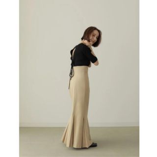 トゥデイフル(TODAYFUL)のlouren mermaid pleats skirt  beige(ロングスカート)