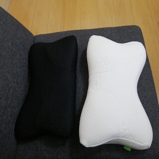 整体枕 2個セット　白黒　ブラックホワイト(枕)