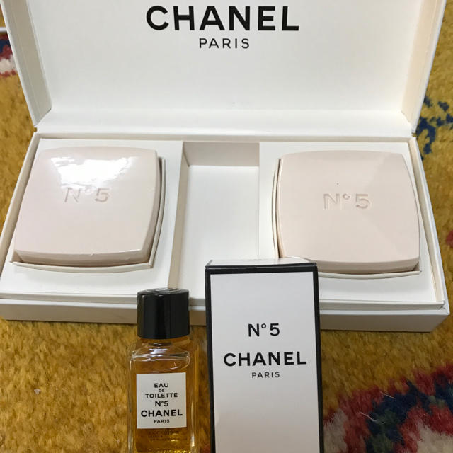 CHANEL(シャネル)のシャネル NO５ ソープとオード トワレ コスメ/美容の香水(香水(女性用))の商品写真