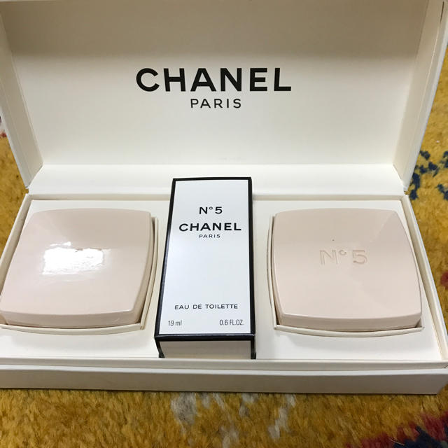 CHANEL(シャネル)のシャネル NO５ ソープとオード トワレ コスメ/美容の香水(香水(女性用))の商品写真