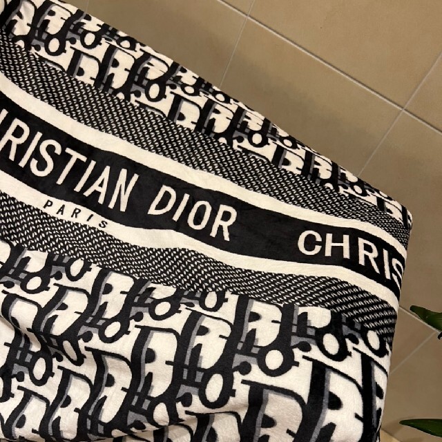 Christian Dior(クリスチャンディオール)のブランケット  毛布 インテリア/住まい/日用品の寝具(毛布)の商品写真