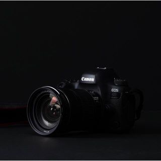 キヤノン(Canon)のCanon6DMarkⅡ （出品画像の撮影方法解説付き）(デジタル一眼)