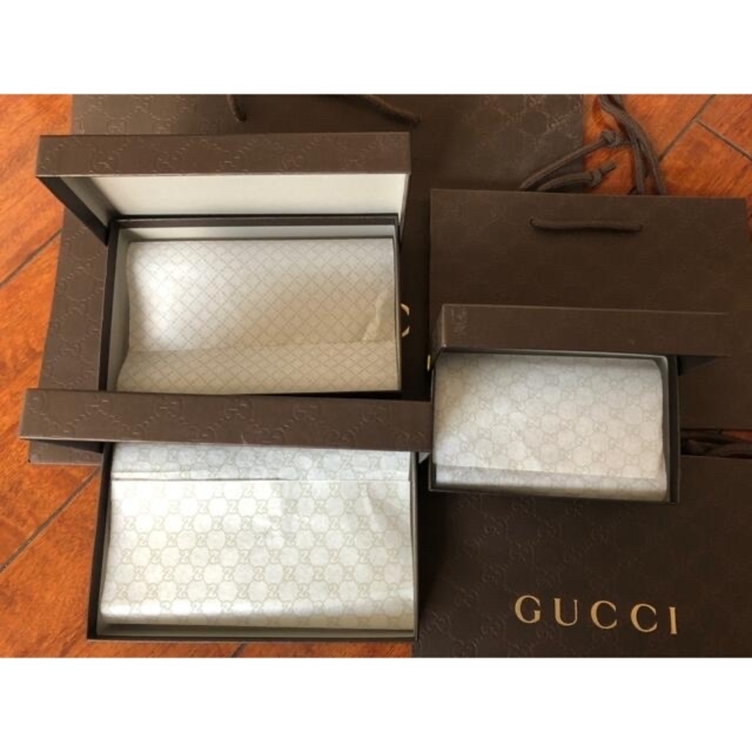 Gucci(グッチ)のGUCCI 空箱、紙袋、リボン レディースのバッグ(ショップ袋)の商品写真