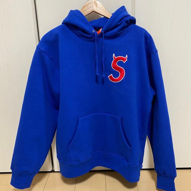 supreme シュプリーム　パーカー