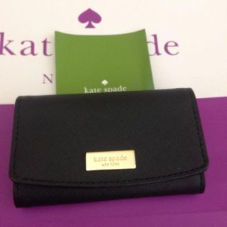 ケイトスペードニューヨーク(kate spade new york)の新品タグ付き♪【ケイト】上品なロゴ入りキーケース★ブラック(キーケース)