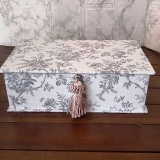 ローラアシュレイ(LAURA ASHLEY)のマスクボックス　マスク収納ボックス　ローラアシュレイ(小物入れ)