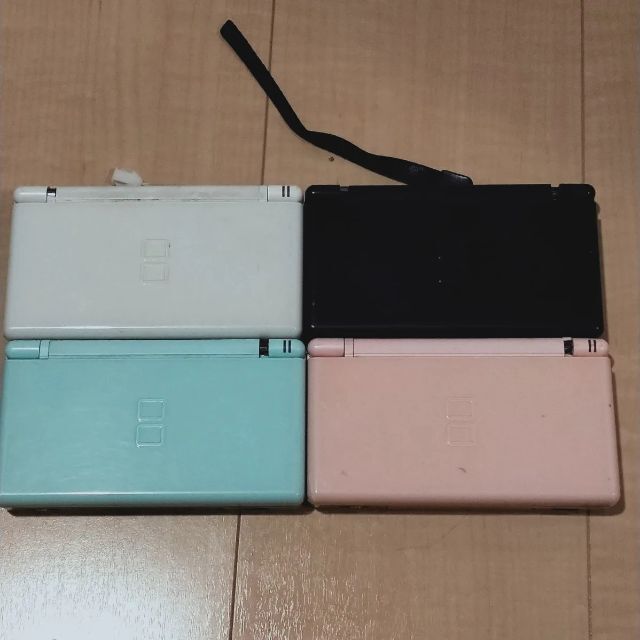 ニンテンドーDS(ニンテンドーDS)のニンテンドー DS Lite 本体　×４　ジャンク品② エンタメ/ホビーのゲームソフト/ゲーム機本体(携帯用ゲーム機本体)の商品写真