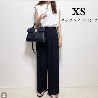 ユニクロ(UNIQLO)のタックワイドパンツ(カジュアルパンツ)