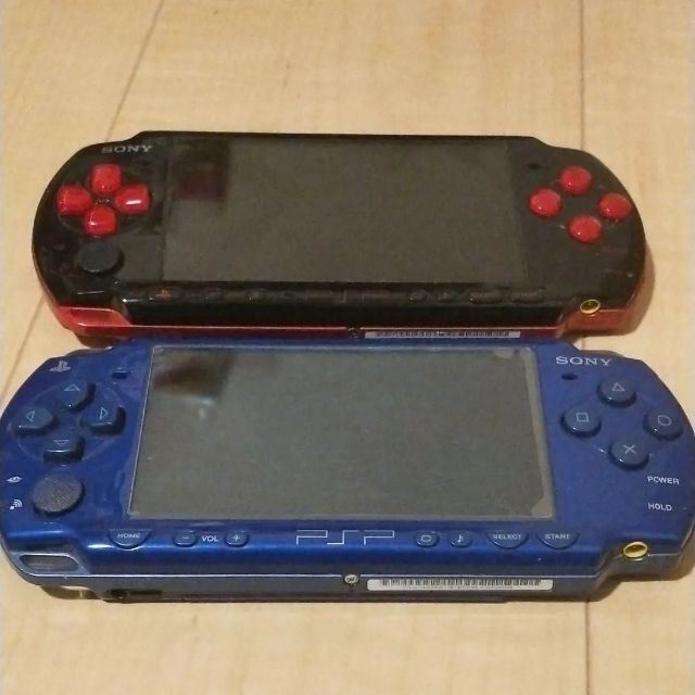 PlayStation Portable(プレイステーションポータブル)のPSP-3000　PSP-2000 計2台　本体のみ　ジャンク品 エンタメ/ホビーのゲームソフト/ゲーム機本体(携帯用ゲーム機本体)の商品写真