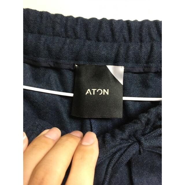 ATON(エイトン)の今だけお値下げ中！aton ウールイージーテーパードパンツ メンズのパンツ(その他)の商品写真