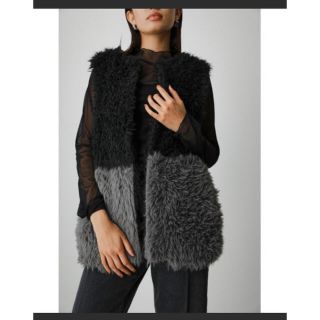 アズールバイマウジー(AZUL by moussy)のBICOLOR VOLUME FUR VEST/バイカラーボリュームファーベスト(毛皮/ファーコート)