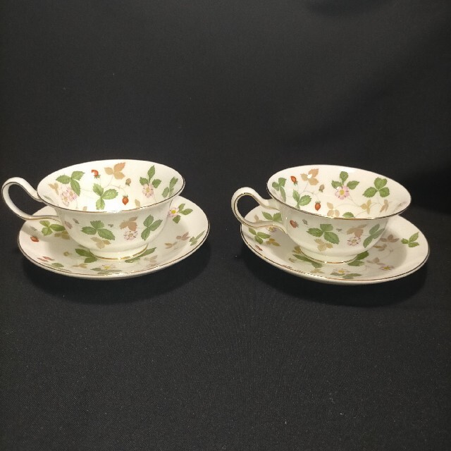 Wedgwood ワイルドストロベリー ピオニー 2客 ティーカップ&ソーサー | フリマアプリ ラクマ 製造元特別価格 ウェッジウッド インディア カップ&ソーサー ピオニー 2客 他 食器