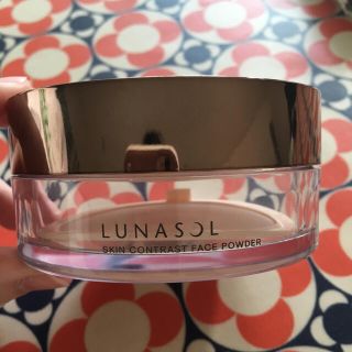 ルナソル(LUNASOL)の値下    ルナソル☆LUNASOL☆  フェースパウダー☆ケース☆綺麗☆(フェイスパウダー)