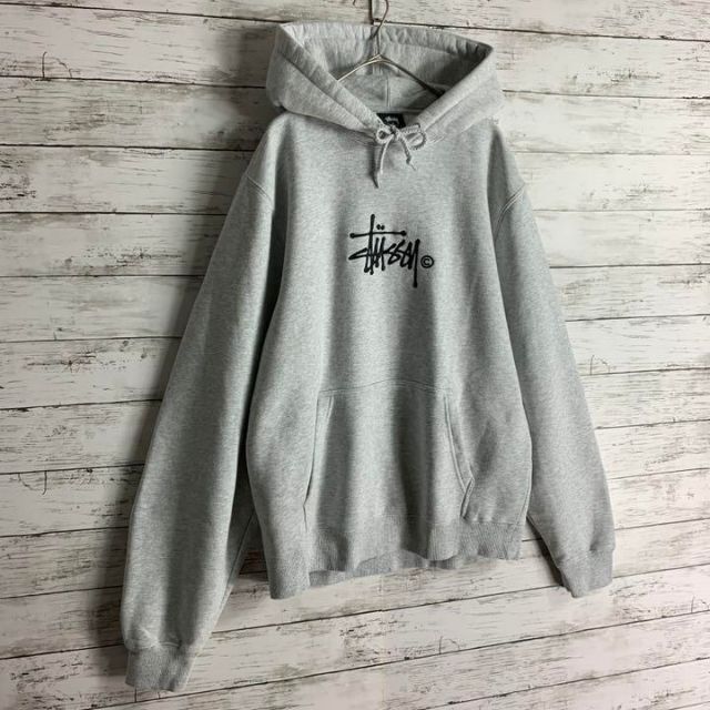 STUSSY - 【即完売モデル】ステューシー パーカー センター刺繍ロゴ